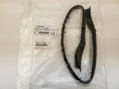 LEXUS OEM FACTORY UPPER GRILL SEAL ( 2007-2009 ES350 ) - Image 1 of 2