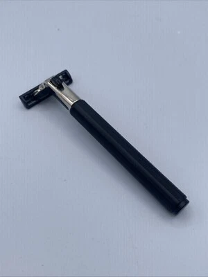 Vintage Gillette ATRA Pivoting Head Safety Razor NICE Black - Image 1 of 4