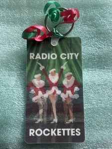 Radio City Music Hall Rockettes Christmas Spectacular Keychain Lenticular Vtg - Picture 1 of 7