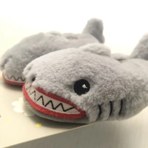 Moon and Stars Baby Shark Booties/Slippers 0 - 3 months child/kids/baby fluffy - Picture 1 of 7
