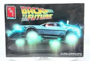 AMT ERTL #6122 - Back to the Future - Flying Delorean - 1/24 Model Kit - Sealed - Picture 1 of 8
