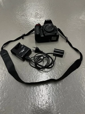 Nikon D D610 24.3 MP SLR-Digitalkamera - Schwarz (Nur Gehäuse) - Bild 1 von 4