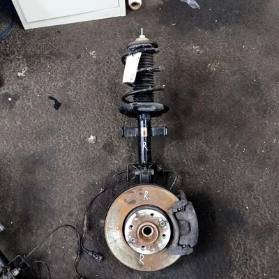 RENAULT CLIO RS 2023 MK5 Suspensión Puntal Amortiguador Pata Delantera Lado Derecho 543023386R Foto 1 de 4