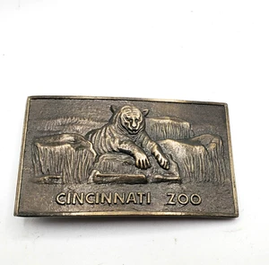 VINTAGE CINCINNATI ZOO TIGER BELT BUCKLE RAISED TIGER METAL COLLECTIBLE - Picture 1 of 6