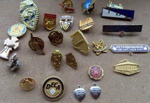 Lot of 25 Vintage Pin Backs Sorority Year Bars Awards Moose - Picture 1 of 4