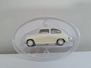 1/43 COCHE SEAT 600 AÑO 1957 Matricula MADRID 184018 1:43 model car miniature m - Foto 1 di 1