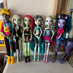 Monster High Doll Bundle - Picture 1 of 9