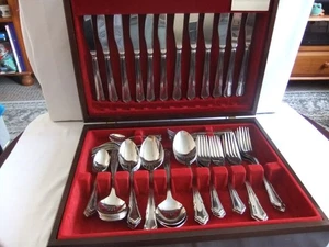 Vintage Oneida 18/8 Stainless Steel 65 Piece Cutlery Canteen - Foto 1 di 10