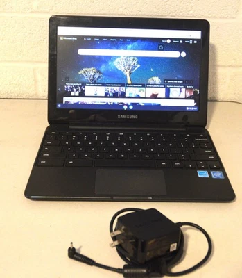 Samsung XE500C13-K03US Chromebook 3-11.6 HD 16GB SSD - Image 1 of 4