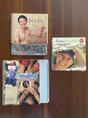 Lot Of 90s Craft Books Klutz Friendship Bracelets Hemp Necklaces Beads Crafting - Image 1 of 4