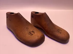 Scarpa vintage bambini/bambini "forme" misura 3 1/2E e 4E legno/metallo decorazione asilo - Foto 1 di 14