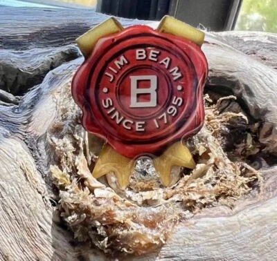 Prendedor sombrero solapa esmalte whisky bourbon Jim Beam Kentucky *NUEVO* Foto 1 de 4