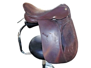 Working hunter saddle 17.5'' med/wide  fit 8'' D-D, by  Oakland saddlery Walsall - Picture 1 of 20