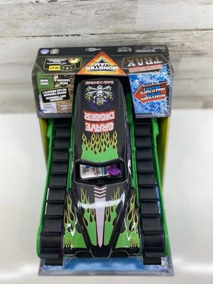 Monster Jam Official Grave Digger Trax All-Terrain Remote Control Car Truck 1:15 - Image 1 of 4