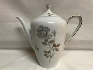 Bavaria Germany Flowered Tea Pot Ivory/Gold EUC Beautiful - Picture 1 of 11