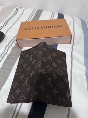 Louis Vuitton Zippy Wallet - Image 1 of 2