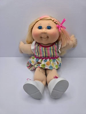 De colección. Muñeca Cabbage Patch Kids 1978/2013 14 pulgadas CABELLO RUBIO SEDA DE MAÍZ RAYA ROSA Foto 1 de 4