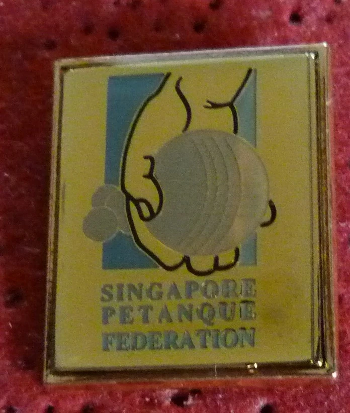 RARE PIN'S SPORT FEDERATION PETANQUE PAYS SINGAPORE - Photo 1/1