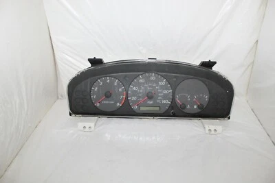 Cuadro de instrumentos velocímetro medidor de panel 00 Mazda 626 133.648 millas Foto 1 de 4