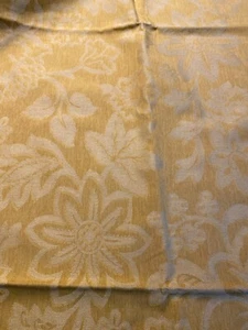 Vintage Gold Brocade Damask Upholstery Fabric ' 3.6 m long x 138 cm wide - Picture 1 of 6
