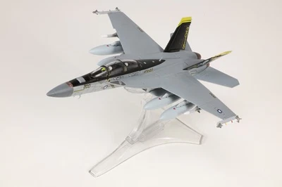 814034A Forces of Valor F/A-18F Super Hornet 1/72 Model AG200 USN VFA-103 Jolly - Image 1 of 2