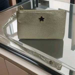 🔥🔥Tommy Hilfiger Metalic Gold Small Handbag, 6.5”x4” - Picture 1 of 5