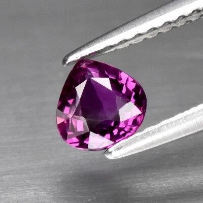认证包括* 0.57 克拉 VS 梨天然紫红色红宝石泰国宝石 — 第 1/4 张图片