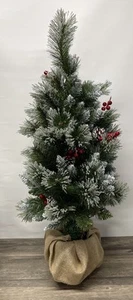 Albero di Natale in pino e bacche con punta innevata da 2,9 piedi con luci rimovibili. - Foto 1 di 8