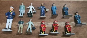Lote De 12 Figuras De Poli-Resina Navidad Marinero Lechero Bombero Policía - Imagen 1 de 6