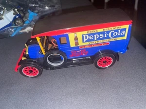 Pepsi-Cola 1920 Replica White Van Delivery Truck Pepsi Advertising By Signature - Picture 1 of 5