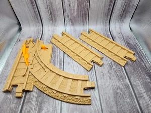 Lot Fisher Price GEO TRAX Curve Switch & Straight Train Tracks - Tan - Picture 1 of 3