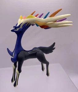 Pokemon Xerneas Tomy personaggio Pokémon autentico 3/4" - Foto 1 di 7