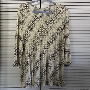 Chico's Top Women's 3 XL Cutout Neckline Colorful Geometric Print 3/4 Sleeve - Picture 1 of 7