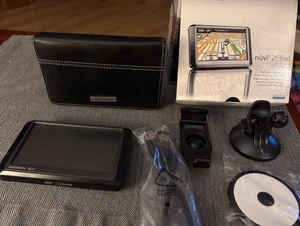Brand New Garmin Nuvi 265 WT Navigation System GPS Accessories & Case Bundle - Picture 1 of 2
