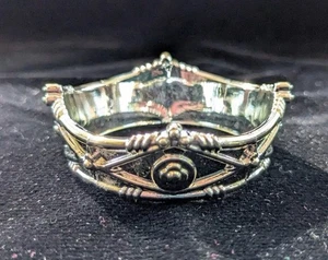Accessorio vintage 2000 Mattel ROSE PRINCE KEN #29807 ~ SOLO CORONA ARGENTO ~ USATO IN OTTIME CONDIZIONI - Foto 1 di 3