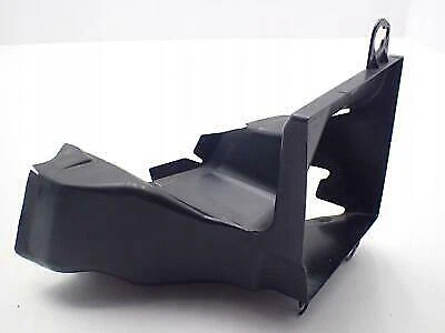 NOVO AUDI A3 8V S3 DUTO DE AR LÍQUIDO DE ARREFECIMENTO DO LADO DIREITO 8V0121674B FABRICANTE DE EQUIPAMENTO ORIGINAL - Imagem 1 de 1