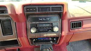 1980-1986 Ford F150 Trim Bezel Around Radio Surround Dash Panel Oem - Foto 1 di 5