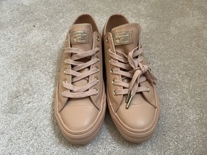 beige converse high tops