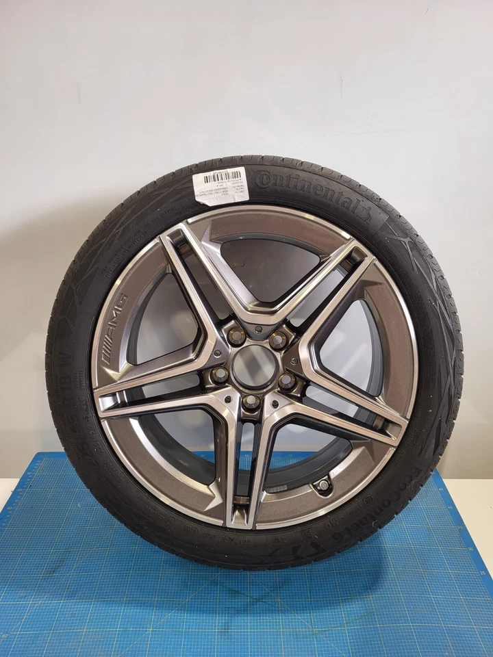 AMG 5-Doppelspeichen 18" 7,5Jx18 ET49 Continental EcoContact6 225/45/R18 DOT4423 - Bild 1 von 4
