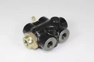 NUEVA válvula de falla de freno Ferrari 208 308 288 Testarossa TR FABRICANTE DE EQUIPOS ORIGINALES P/N 127757 - Imagen 1 de 6