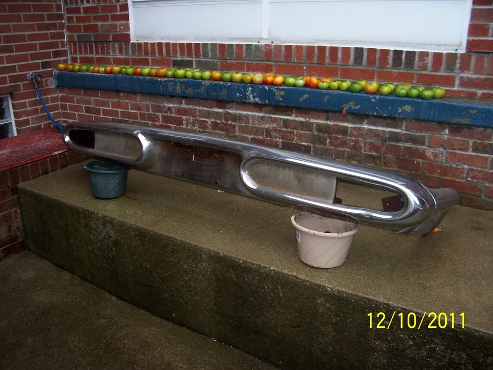  Conjunto parachoques trasero Imperial 1958, completo con soportes y luces de respaldo Foto 1 de 1