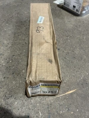 Convertidor catalítico Walker 93257 UNIVERSAL 2-1/4", 17,5" de largo, 2,25" Foto 1 de 2