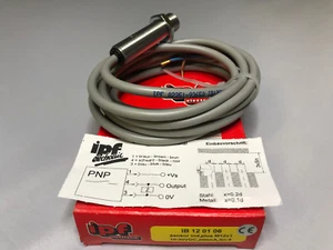 ipf electronic Induktiver Sensor plus IB120106 M12x1 10-30VDC 200mA