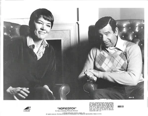 Movie Photo "Hopscotch" (1980), Glenda Jackson, Walter Matthau - Picture 1 of 1