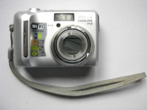 Nikon Coolpix P2 2.5" LCD 5.1MP Optical Zoom Digital Camera WORKS - FOR REPAIR - Picture 1 of 5