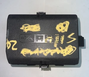 Chevrolet Silverado 2500 2020 caja de fusibles 84594610 - Imagen 1 de 2