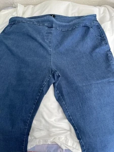 Plus Size 30 Navy Soft Denim Cropped Jeans With Studs And Pockets - Picture 1 of 11