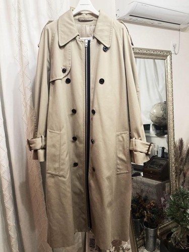 Maison Margiela Trench Coat oversize beige con zip 10 uomo vestibilità con volant 