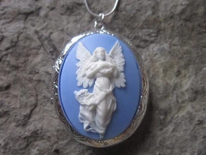 MEDALLÓN CAMEO ÁNGEL GUARDIÁN (BLANCO SOBRE AZUL) CHAPADO EN PLATA - NAVIDAD - PASCUA - Imagen 1 de 5