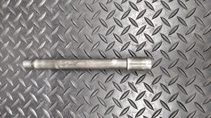 2004 Yamaha Fz1 Fzs1 Front Wheel Rim Axle Pivot Bolt 4xv-25181-10-00 - Picture 1 of 4